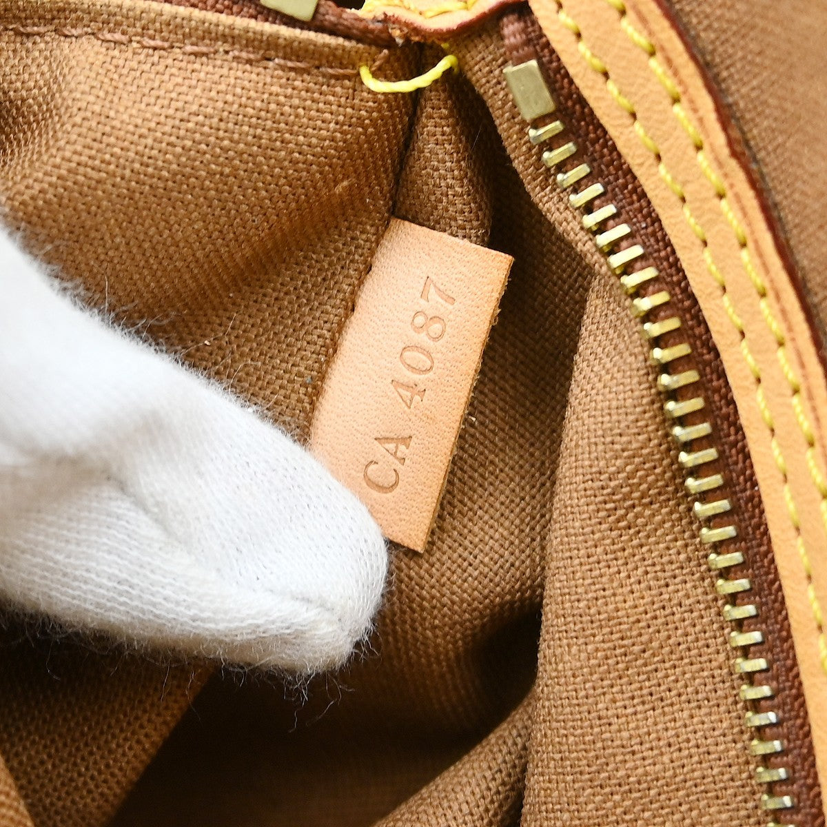 Louis Vuitton Batignolles Handbag Monogram Canvas Brown Canvas Shoulder Bag Bag (   )