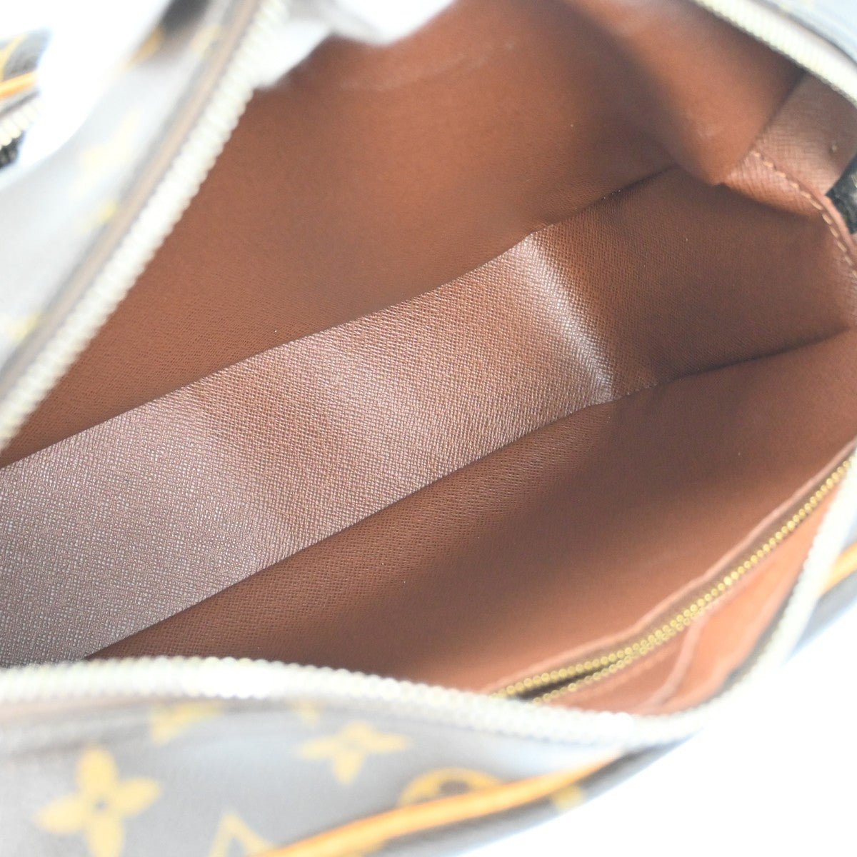 Louis Vuitton Nil Messenger Bag Monogram Canvas Brown Canvas Shoulder Bag Bag (   )