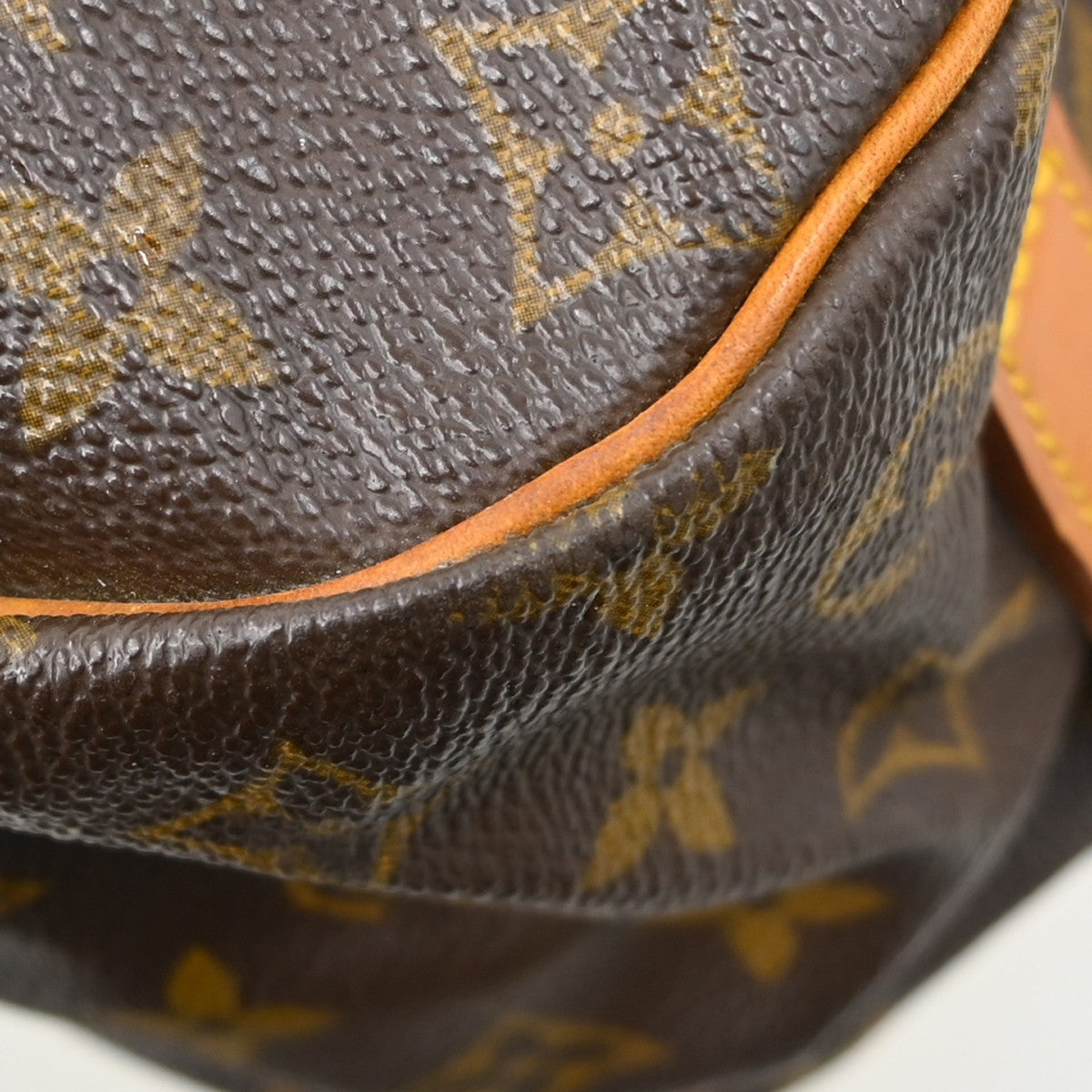 Louis Vuitton Saumur Handbag Monogram Canvas Brown Canvas Shoulder Bag Bag (   )