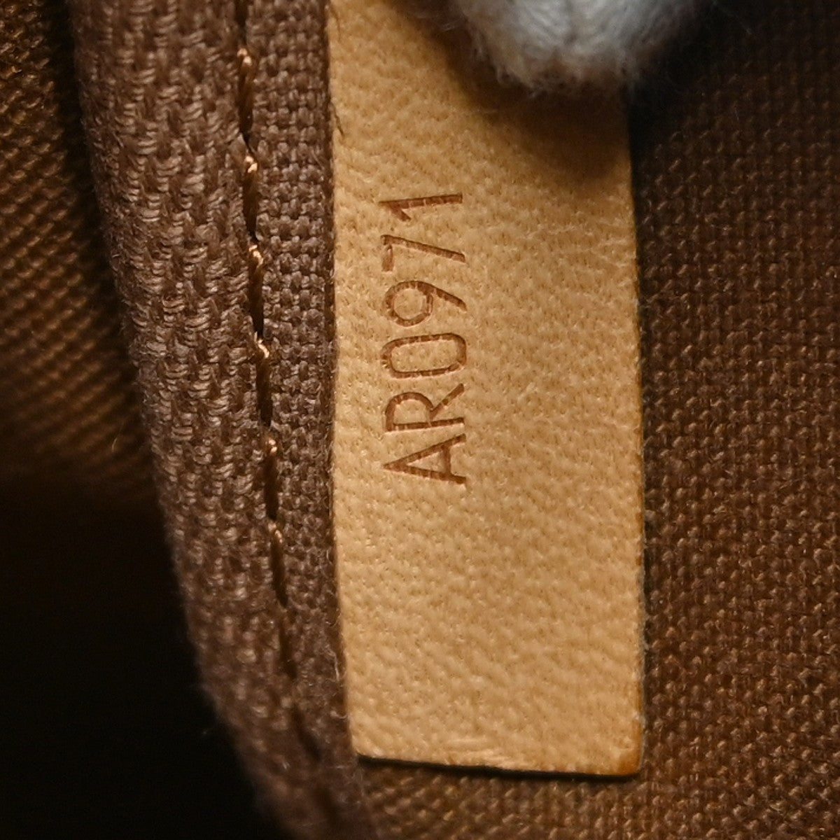 Louis Vuitton Saumur Handbag Monogram Canvas Brown Canvas Travel Bag Bag (   )