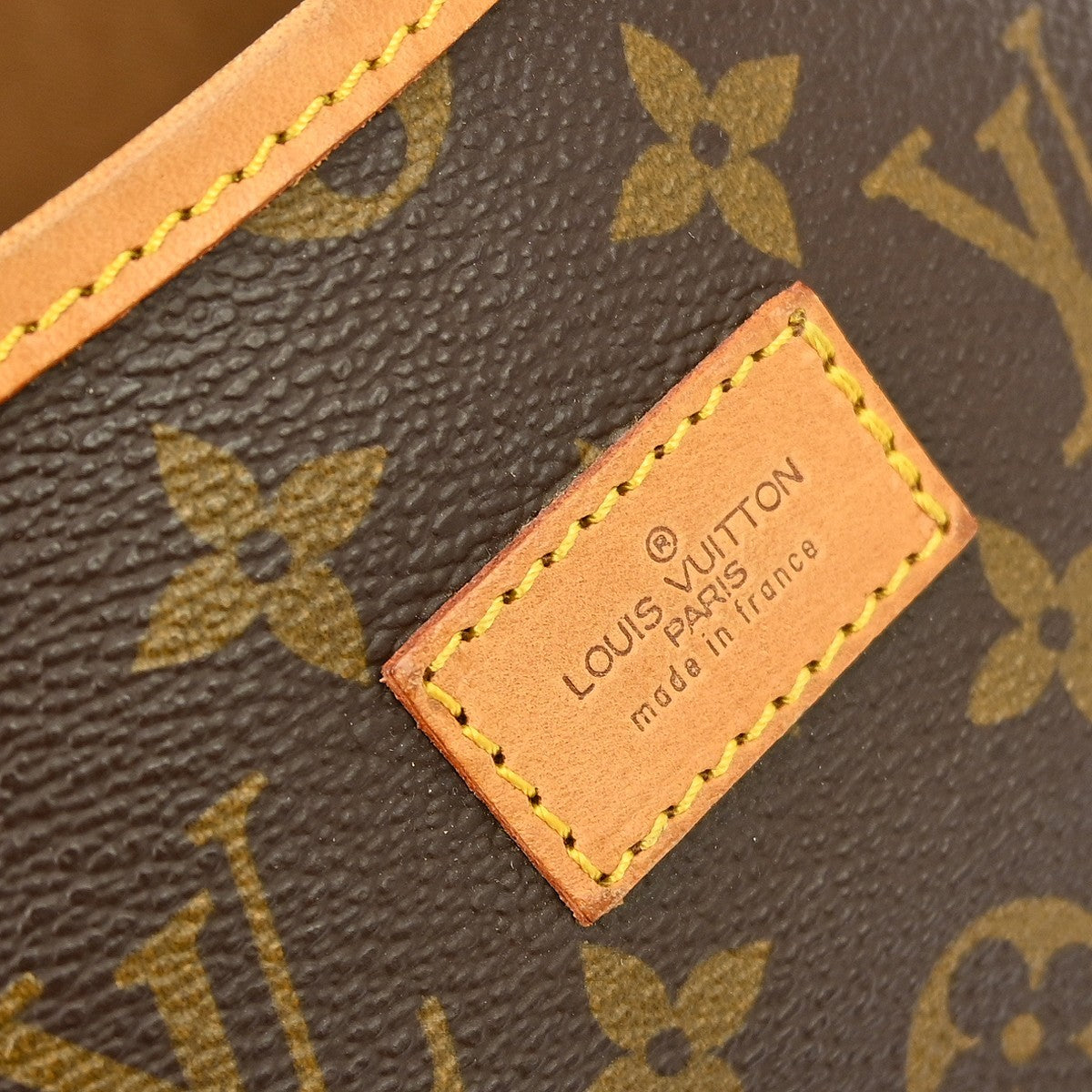 Louis Vuitton Saumur Handbag Monogram Canvas Brown Canvas Shoulder Bag Bag (   )