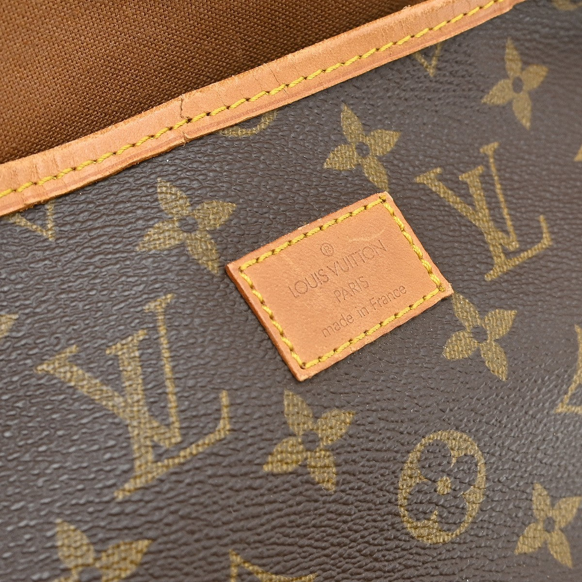 Louis Vuitton Saumur Handbag Monogram Canvas Brown Canvas Shoulder Bag Bag (   )