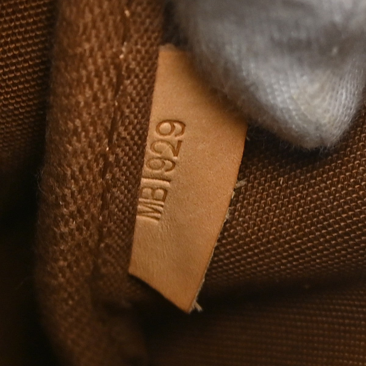 Louis Vuitton Saumur Handbag Monogram Canvas Brown Canvas Shoulder Bag Bag (   )