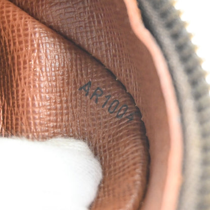 Louis Vuitton Nil Messenger Bag Monogram Canvas Brown Canvas Shoulder Bag Bag (   )