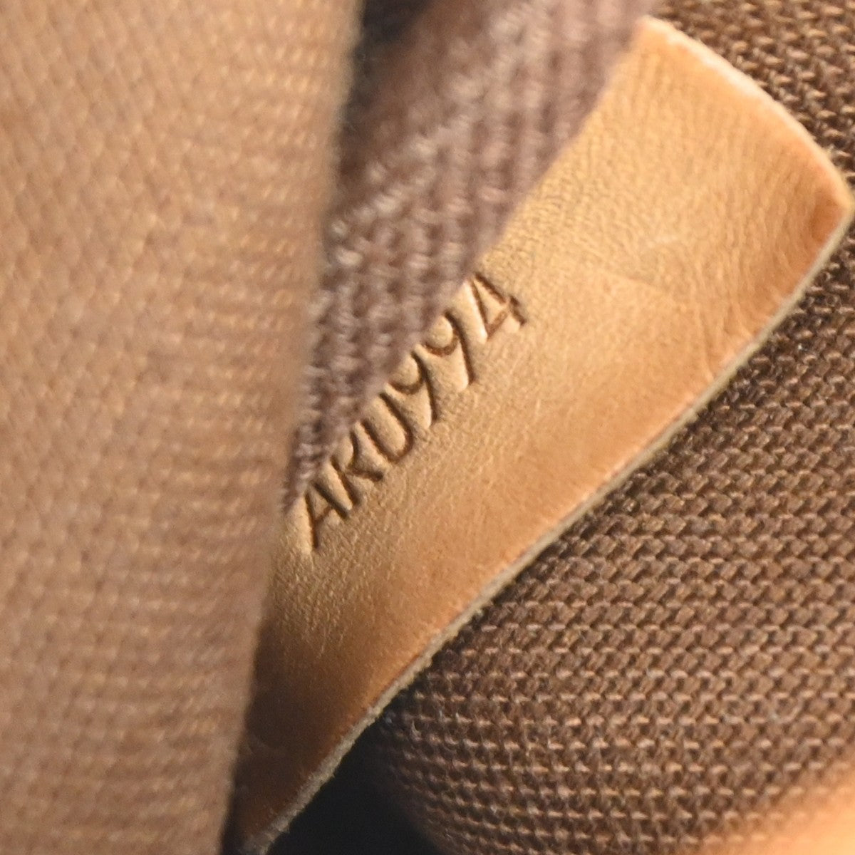 Louis Vuitton Saumur Handbag Monogram Canvas Brown Canvas Shoulder Bag Bag (   )