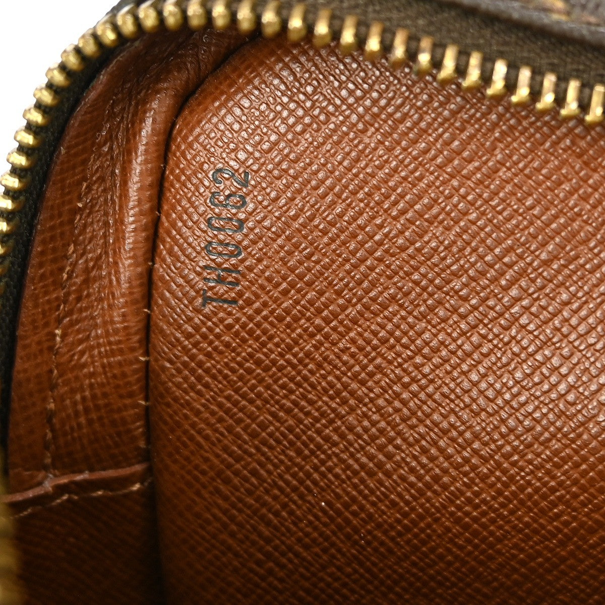 Louis Vuitton Amazone Bag Monogram Canvas Brown Canvas Shoulder Bag Bag (   )