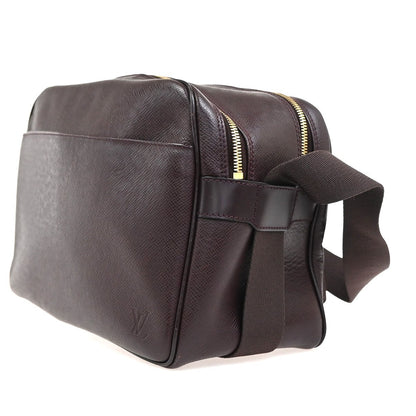 Louis Vuitton Reporter Bag Taiga Leather Brown Leather Shoulder Bag Bag (   )