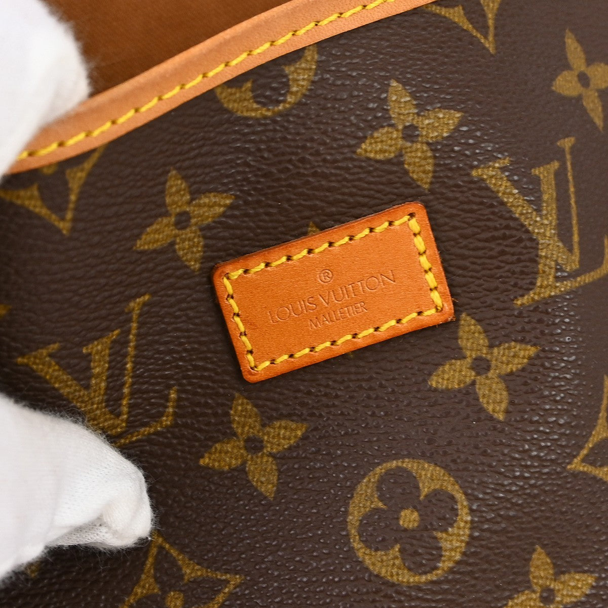 Louis Vuitton Saumur Handbag Monogram Canvas Brown Canvas Shoulder Bag Bag (   )