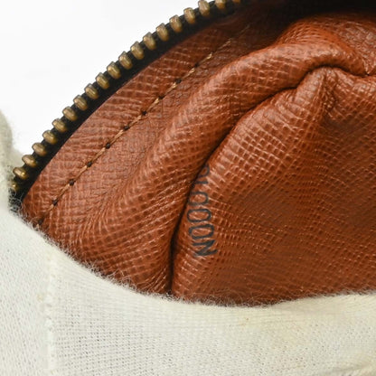 Louis Vuitton Nil Messenger Bag Monogram Canvas Brown Canvas Shoulder Bag Bag (   )