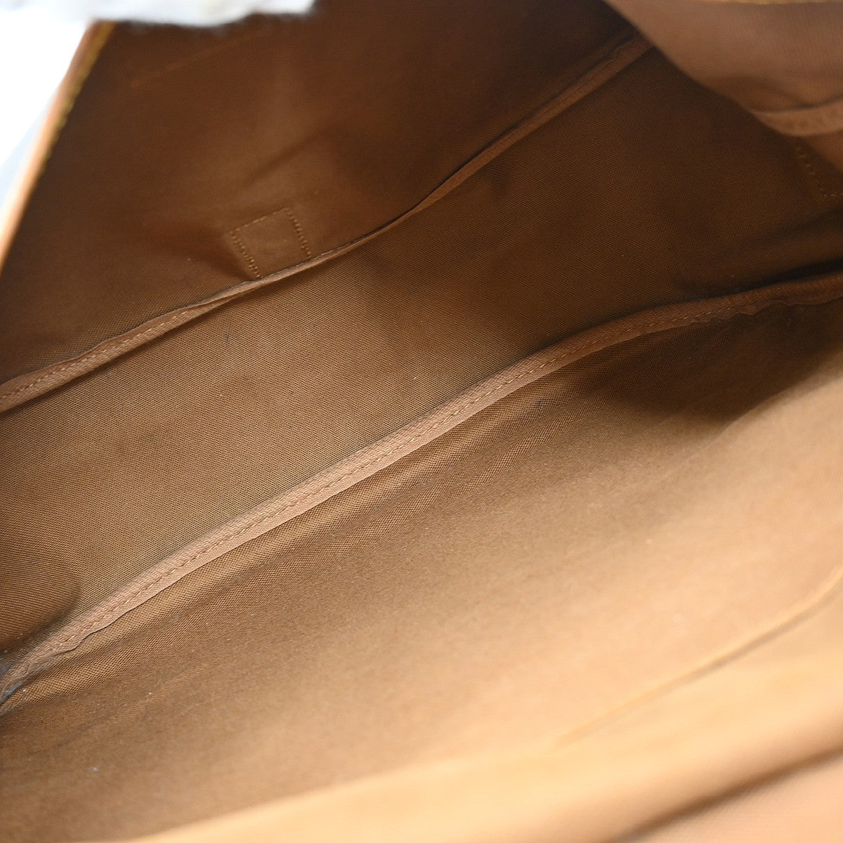 Louis Vuitton Saumur Handbag Monogram Canvas Brown Canvas Shoulder Bag Bag (   )