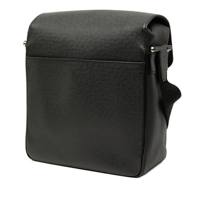 Louis Vuitton YARANGA Taiga Shoulder Bag